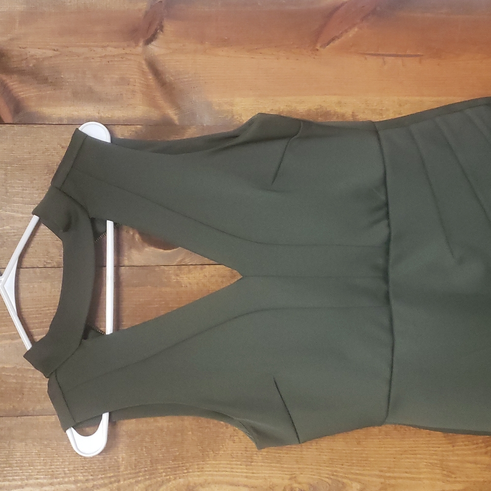Dress - Picture 2 of 7